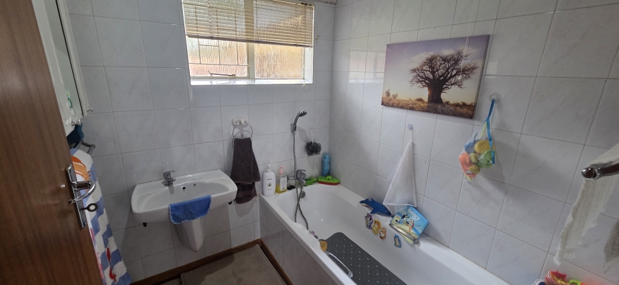 4 Bedroom Property for Sale in Hillcrest Northern Cape